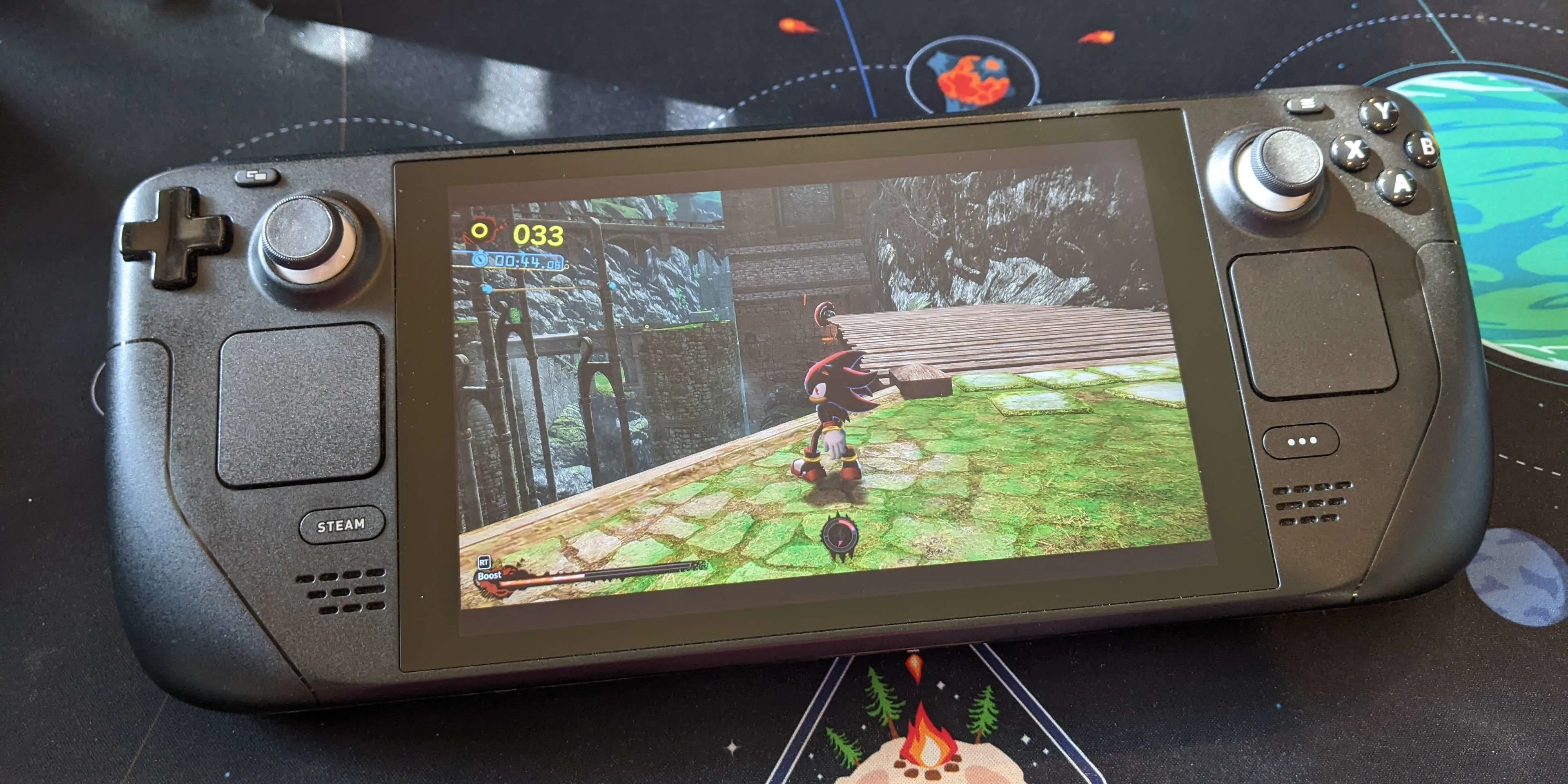 Sonic X Shadow Generations trên Steam Deck: Cảnh Sonic chạy nhanh trong màn chơi.