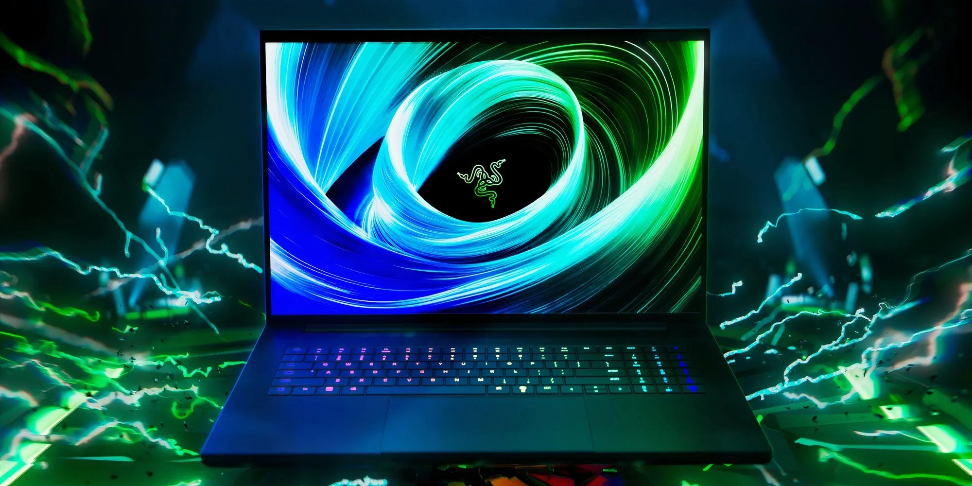 Laptop Razer Blade 2025 với thiết kế hiện đại, thể hiện sức mạnh di động được nâng tầm bởi phụ kiện Razer Thunderbolt và Core X V2