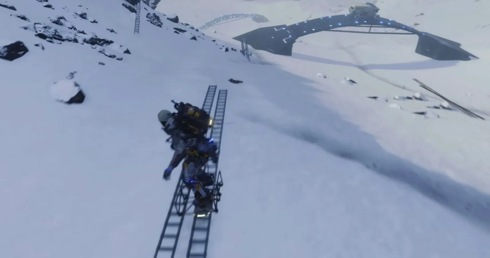 Sam Porter Bridges trượt tuyết trên một sườn dốc phủ tuyết trong Death Stranding.