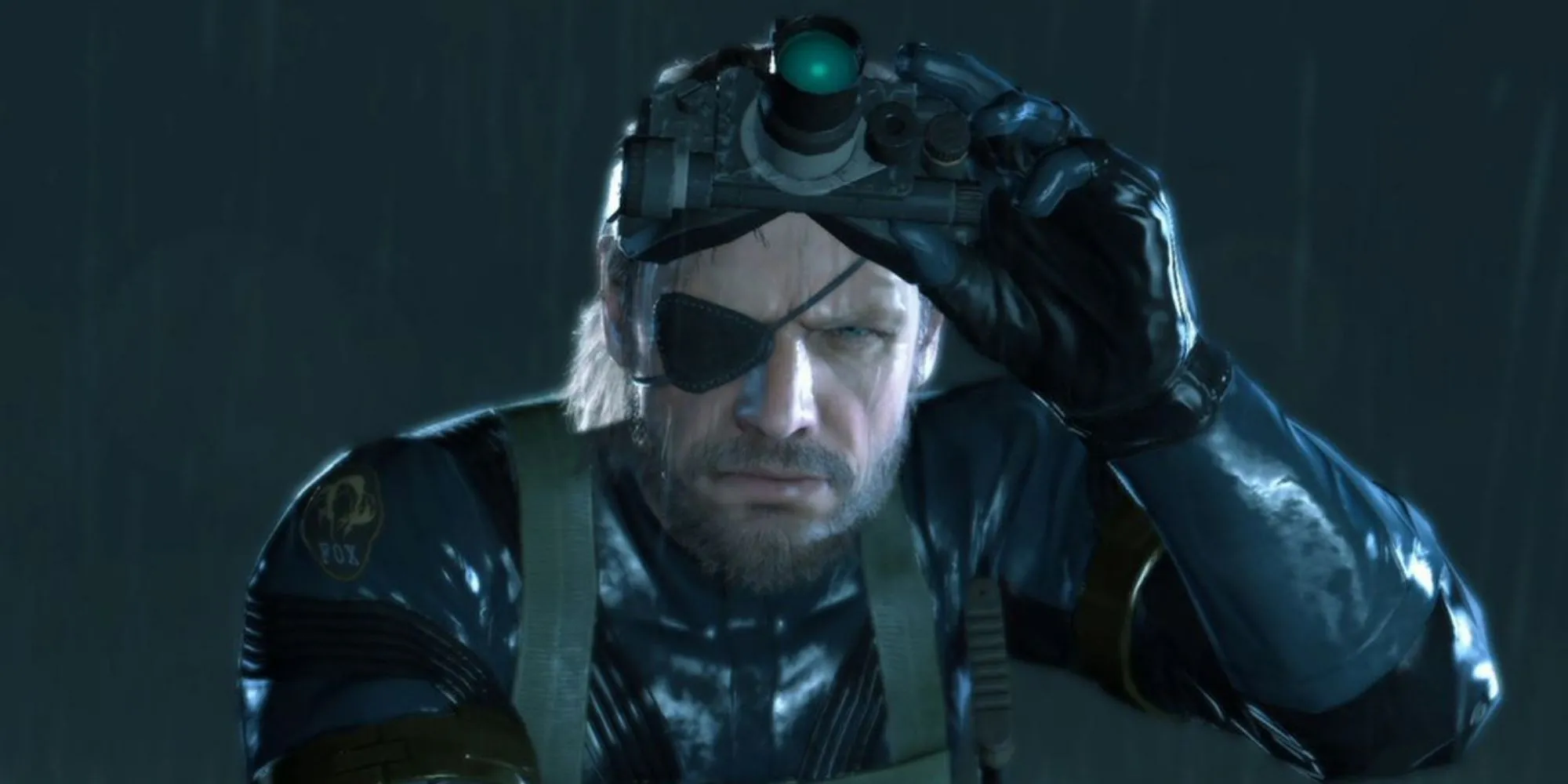 Solid Snake, biểu tượng của Metal Gear Solid, trong phân cảnh đêm tại Ground Zeroes.